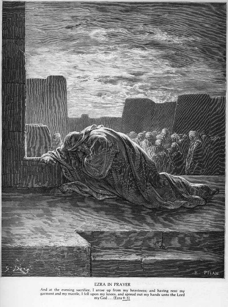 Der Prophet Ezra kniet bei Sonnenuntergang tief ins Gebet versunken vor einer Mauer, wohl des Tempels.